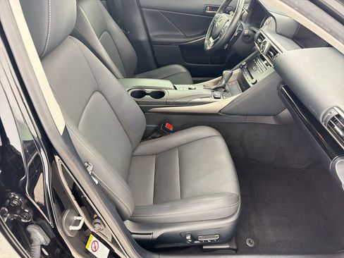 Used 2018 Lexus IS 300 w/ Comfort Package RWD image 30