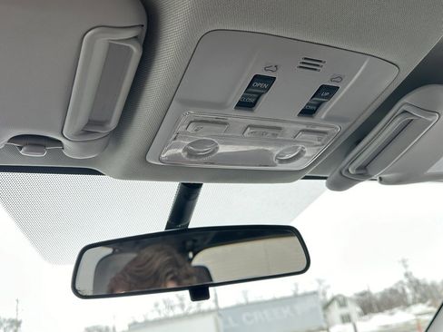 Used 2015 Toyota RAV4 XLE image 30