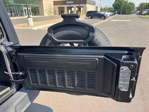 Used 2023 Jeep Wrangler Unlimited Sport AWD/4WD image 20