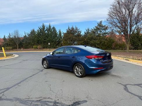 Used 2017 Hyundai Elantra SE image 3