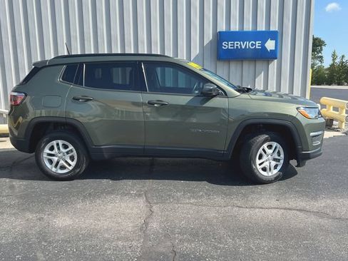 Used 2018 Jeep Compass Sport AWD/4WD image 10