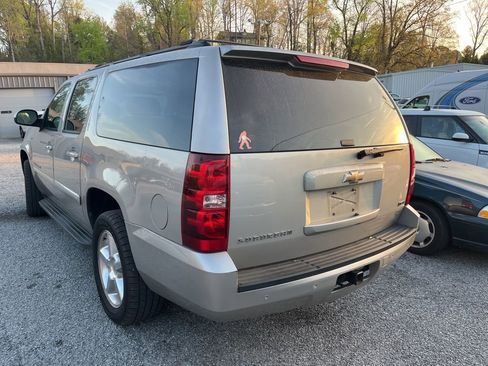 Used 2009 Chevrolet Suburban LT w/ Luxury Package image 14