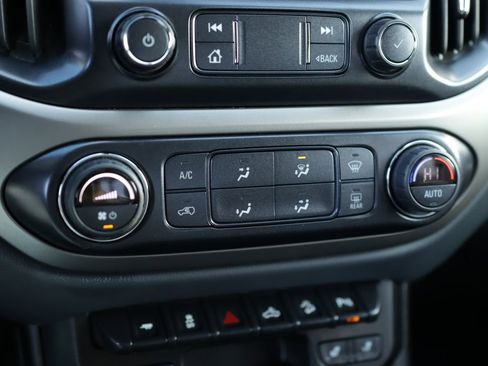 Used 2022 Chevrolet Colorado Z71 image 16