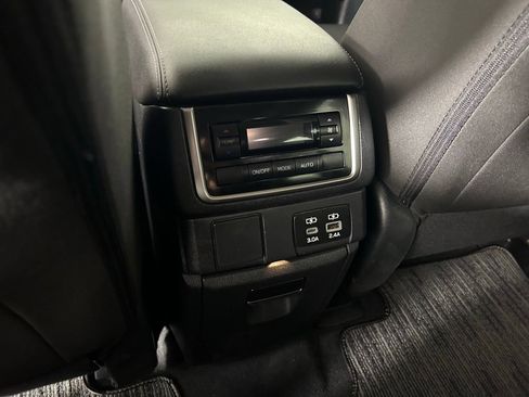 Used 2025 Subaru Ascent Premium AWD/4WD image 16