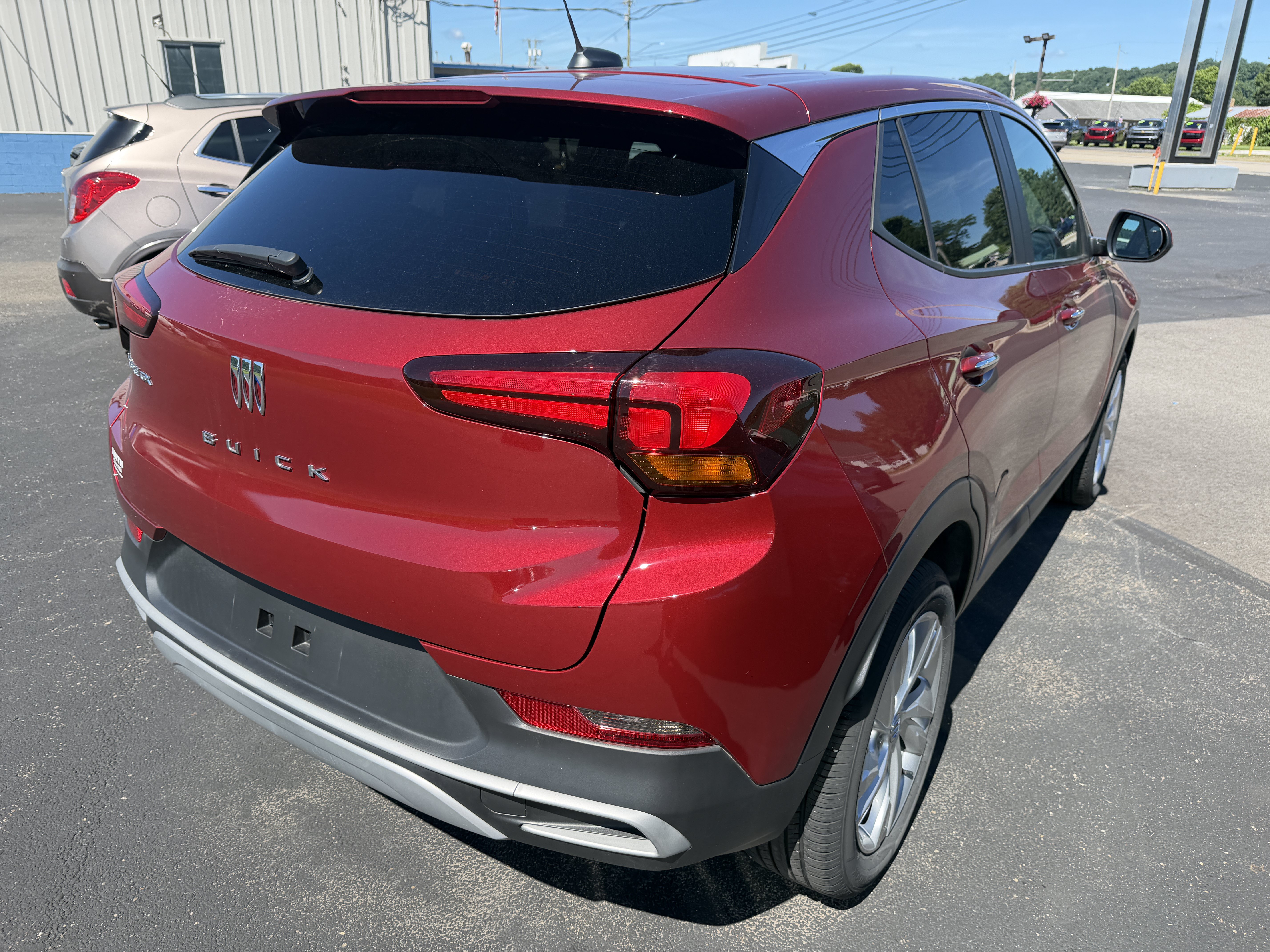 Used 2024 Buick Encore GX Preferred w/ Comfort Package FWD image 3