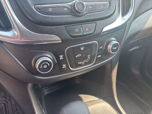 Used 2022 Chevrolet Equinox LT image 24