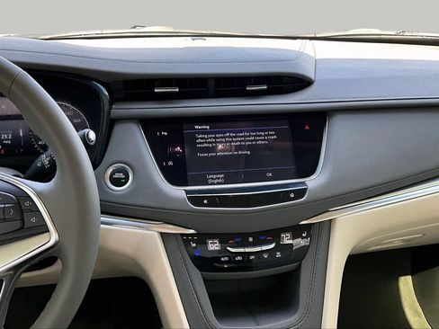 Used 2023 Cadillac XT5 Premium Luxury FWD image 7