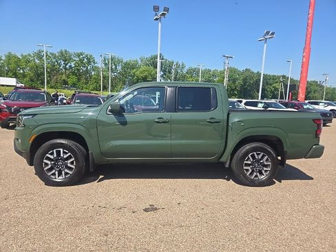 Used 2023 Nissan Frontier SV w/ SV Convenience Package AWD/4WD image 4