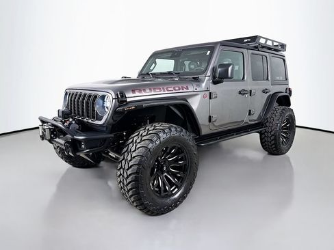 Used 2025 Jeep Wrangler Unlimited Rubicon AWD/4WD image 3
