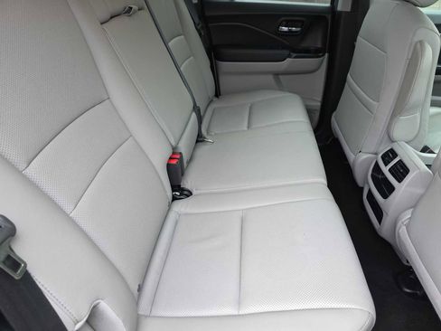 Used 2018 Honda Ridgeline RTL image 17