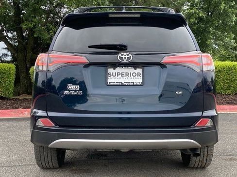Used 2018 Toyota RAV4 SE w/ Power Extra Value Package FWD image 5