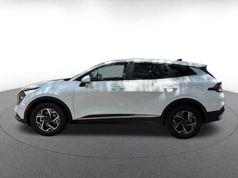 Used 2025 Kia Sportage LX FWD image 8