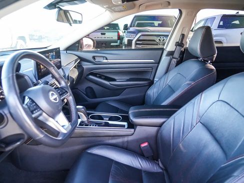 Used 2023 Nissan Altima 2.5 SR w/ SR Premium Package FWD image 15