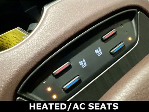 Used 2021 Toyota Venza XLE image 14