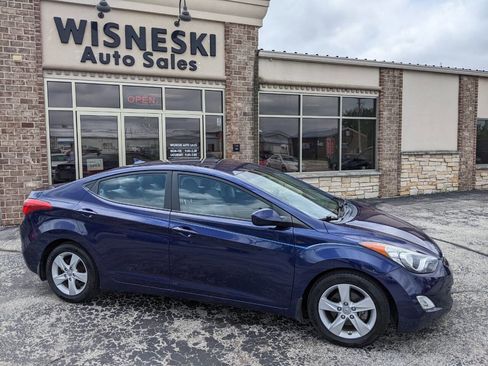 Used 2013 Hyundai Elantra GLS w/ Preferred Pkg FWD image 2