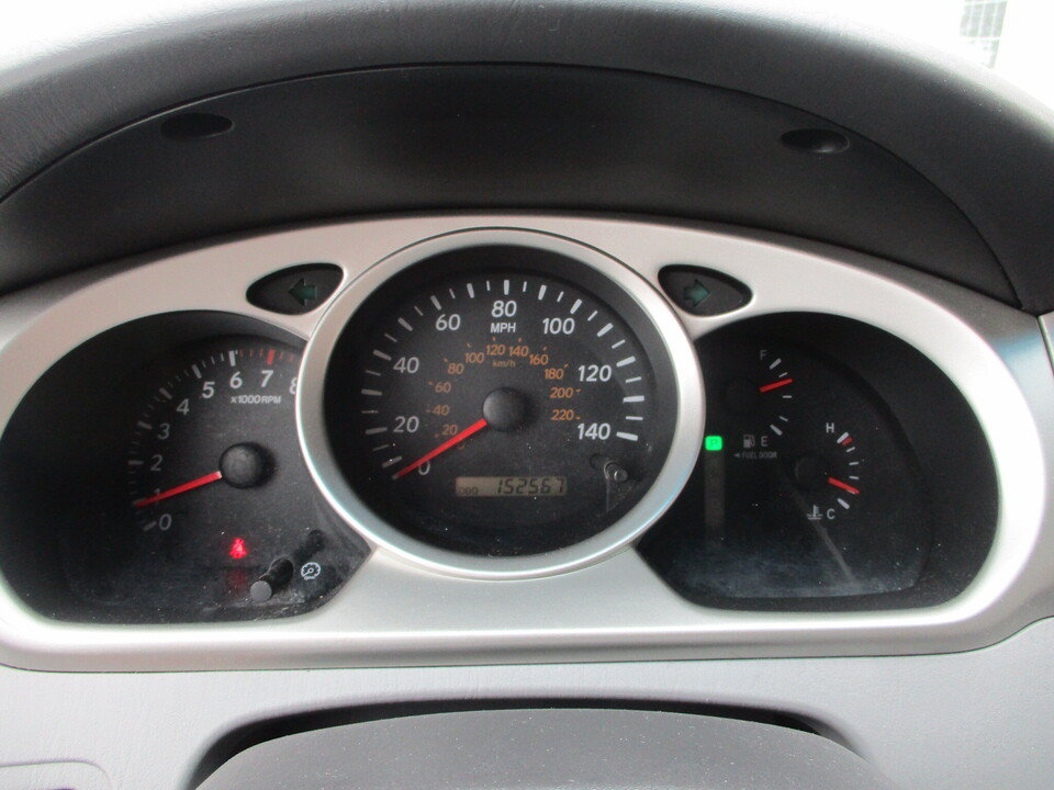 Used 2006 Toyota Highlander 2WD w/ Cold Weather Pkg image 26