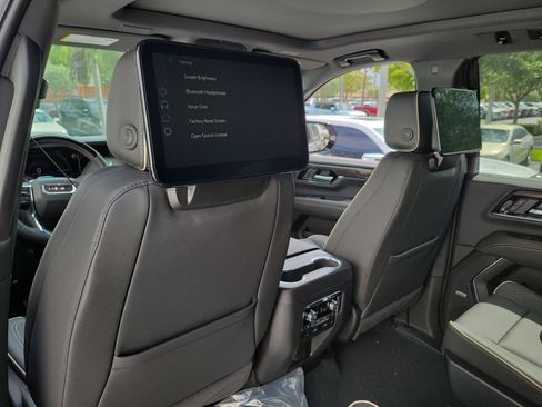 New 2026 GMC Yukon Elevation w/ Elevation Premium Package AWD/4WD image 15
