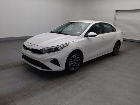 Used 2023 Kia Forte LXS FWD image 2