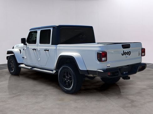 Used 2022 Jeep Gladiator Willys image 6