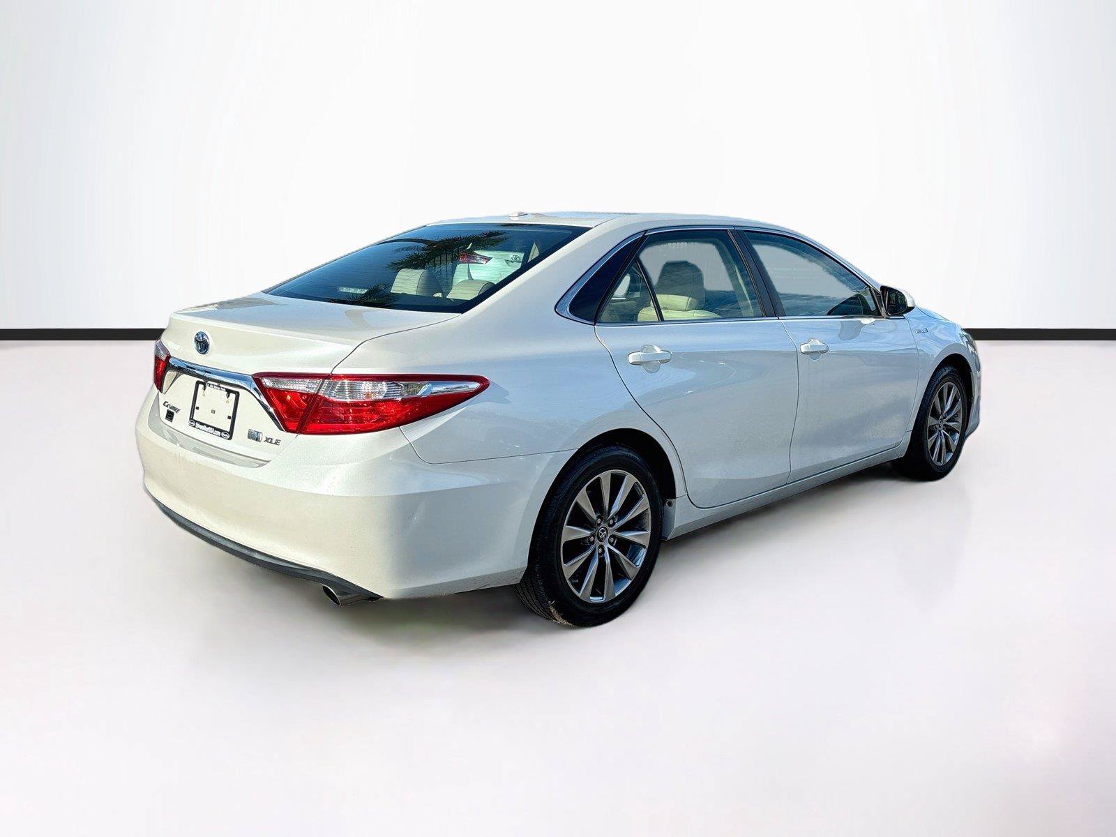 Used 2016 Toyota Camry XLE FWD image 7