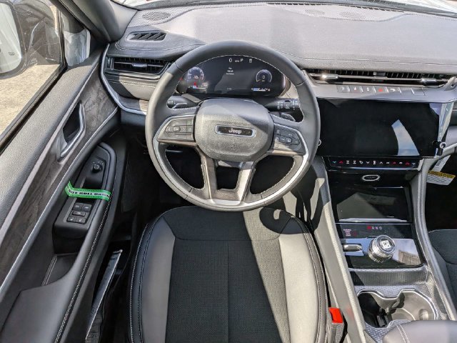 New 2027 Jeep Grand Cherokee Altitude AWD/4WD image 19