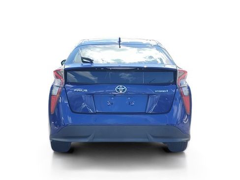 Used 2018 Toyota Prius Three Touring FWD image 6