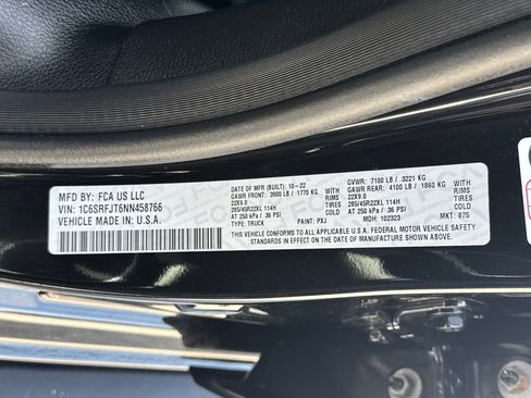 Used 2022 RAM 1500 Laramie AWD/4WD image 29