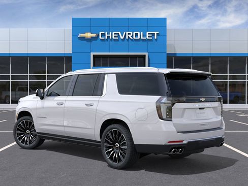 New 2025 Chevrolet Suburban High Country image 3