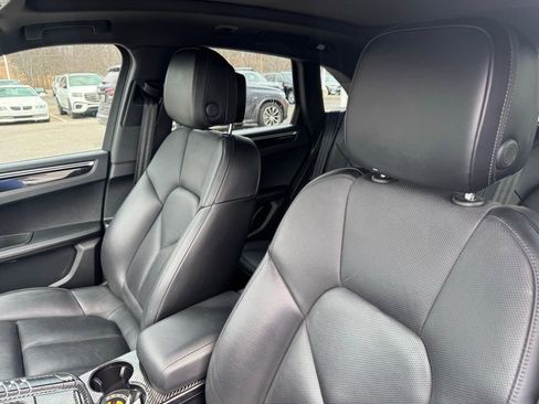 Used 2018 Porsche Macan image 8