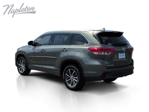 Used 2018 Toyota Highlander XLE FWD image 3