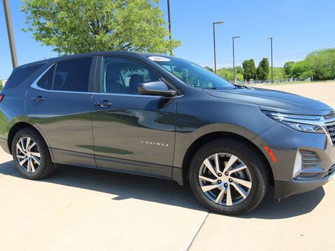 Used 2023 Chevrolet Equinox LT FWD image 3