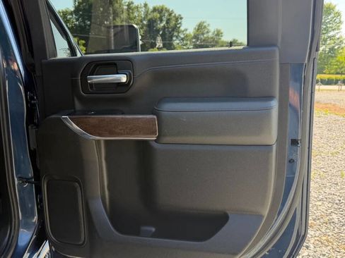 Used 2022 GMC Sierra 3500 Denali AWD/4WD image 23