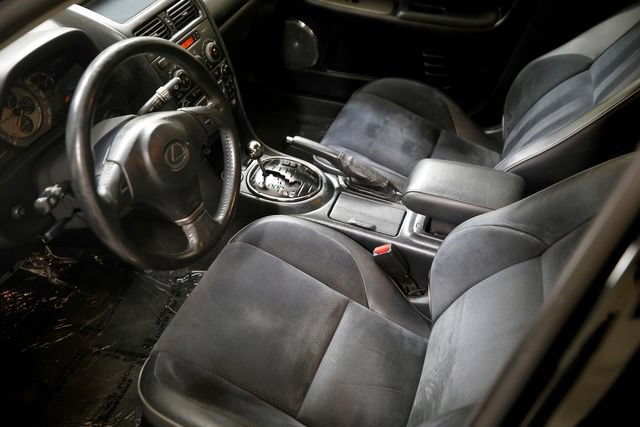Used 2003 Lexus IS 300 RWD image 5