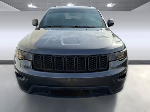 Used 2019 Jeep Grand Cherokee Laredo w/ Laredo X Package image 6