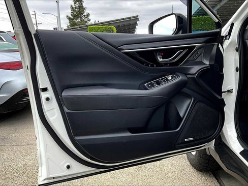 Used 2021 Subaru Outback Limited image 41