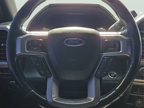 Used 2022 Ford F250 Platinum AWD/4WD image 11