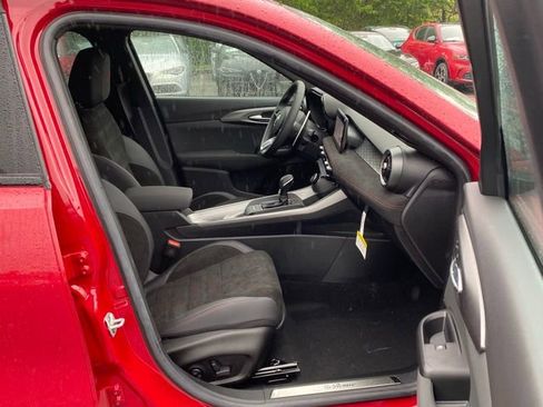 New 2024 Alfa Romeo Tonale Veloce w/ Active Assist Package image 37