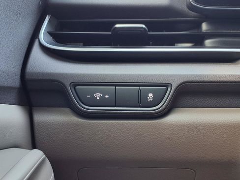 Used 2025 Kia Carnival EX FWD image 20