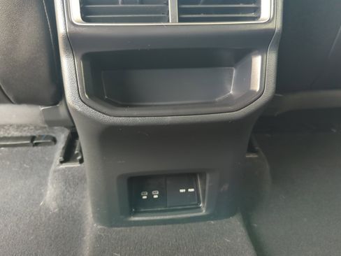 Certified 2024 Volkswagen Atlas Cross Sport SE image 30