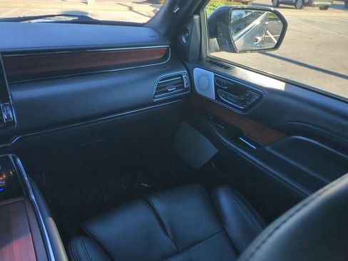 Certified 2024 Lincoln Navigator L Reserve image 18