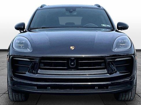 Used 2022 Porsche Macan image 2