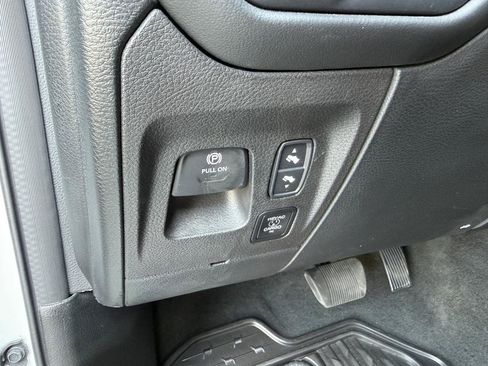 Used 2024 RAM 1500 Longhorn AWD/4WD image 17