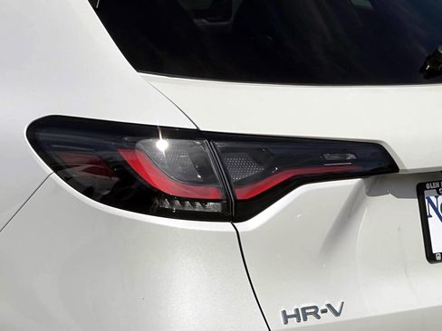 Certified 2023 Honda HR-V LX image 9