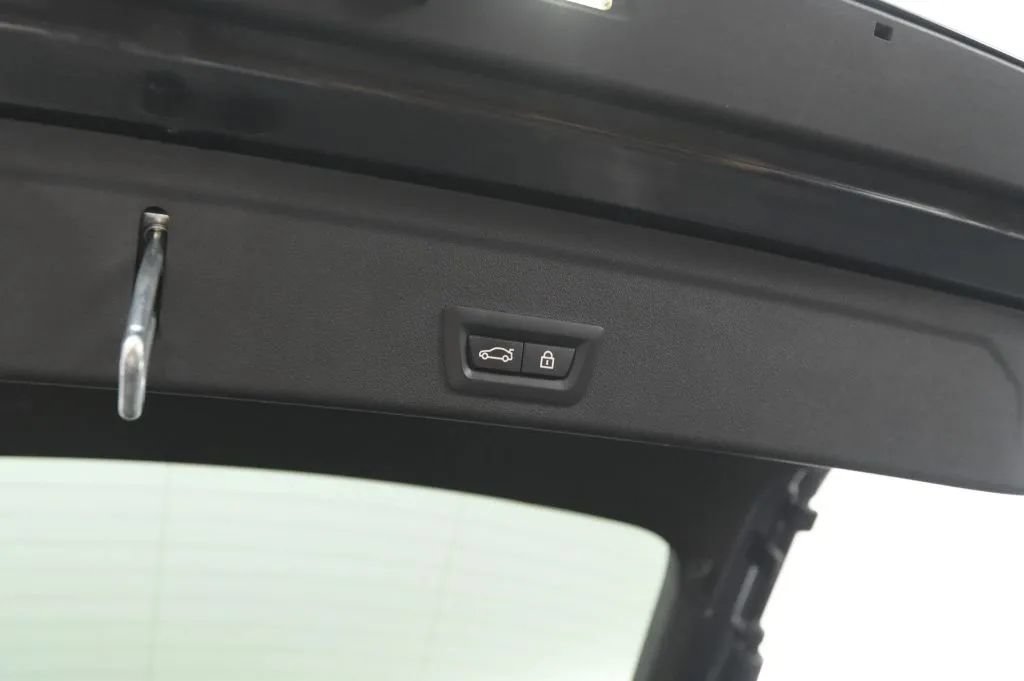 Used 2021 BMW X6 M50i AWD/4WD image 37
