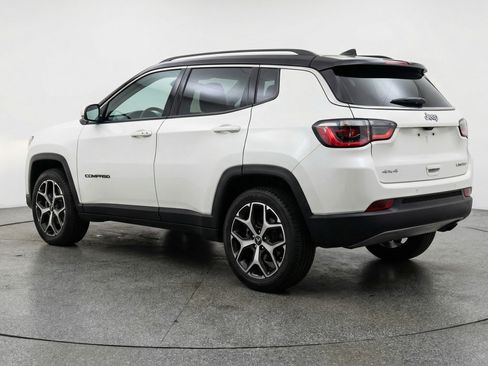 Used 2025 Jeep Compass Limited AWD/4WD image 6