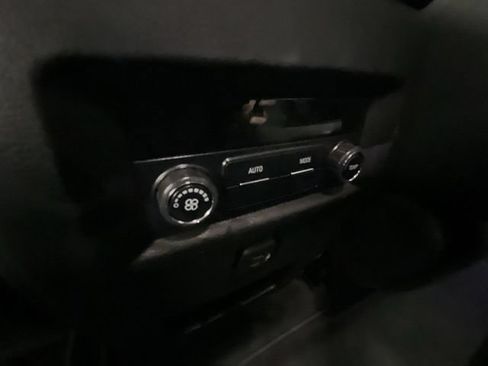 Used 2019 Chevrolet Traverse LT AWD/4WD image 21