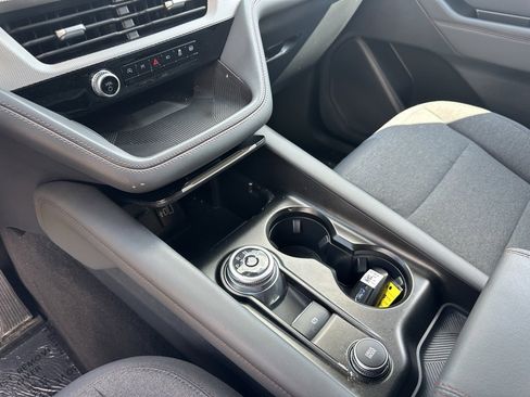 Used 2025 Ford Explorer Active image 31