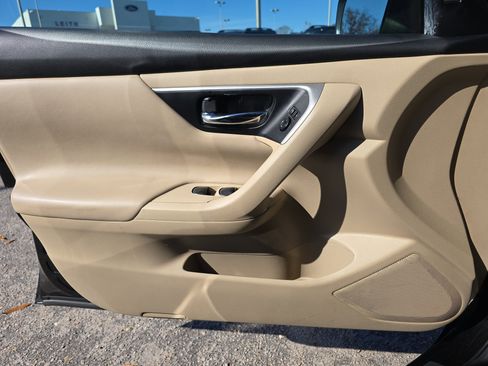 Used 2018 Nissan Altima 2.5 SV image 25