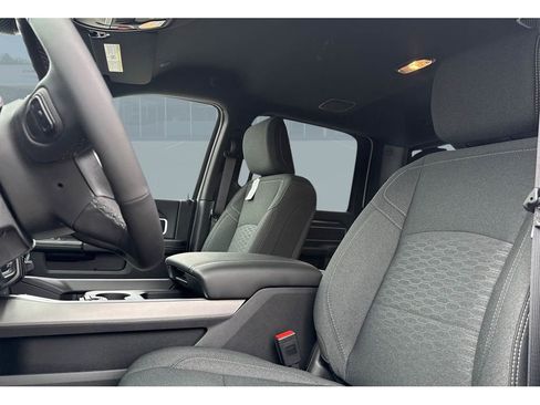 New 2026 RAM 2500 Big Horn AWD/4WD image 11