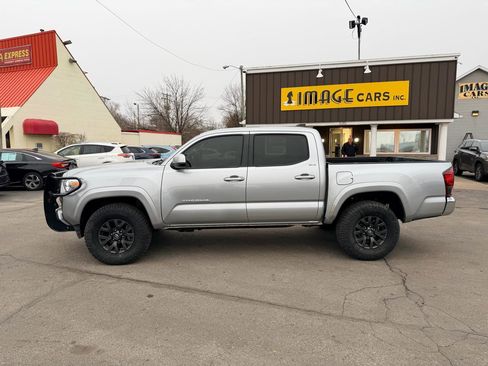 Used 2022 Toyota Tacoma SR5 image 12